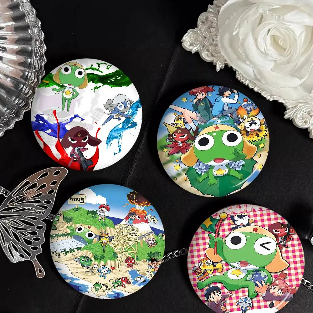 Klassische Comedy-Anime-Brosche K-Keroro, 58 mm, handgefertigt, Cartoon-Cosplay-Abzeichen auf Rucksack, Schmuck, Accessoires, Geschenke