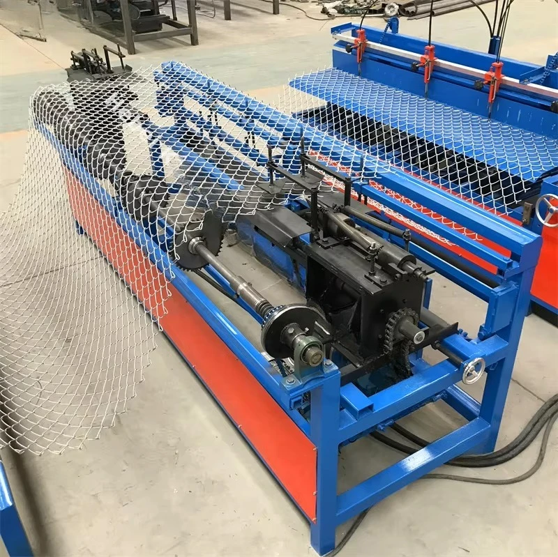 Factory Sale Automatic Single Wire Mesh Weaving Fencing Making Chain Link Fence Machine Cheap Price