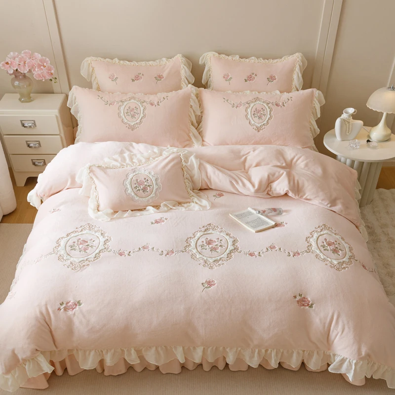 

4Pcs Korean Princess Style Bedding Set Rose Flowers Embroidery French Lace Ruffles Milk Velvet Duvet Cover Bed Sheet Pillowcases