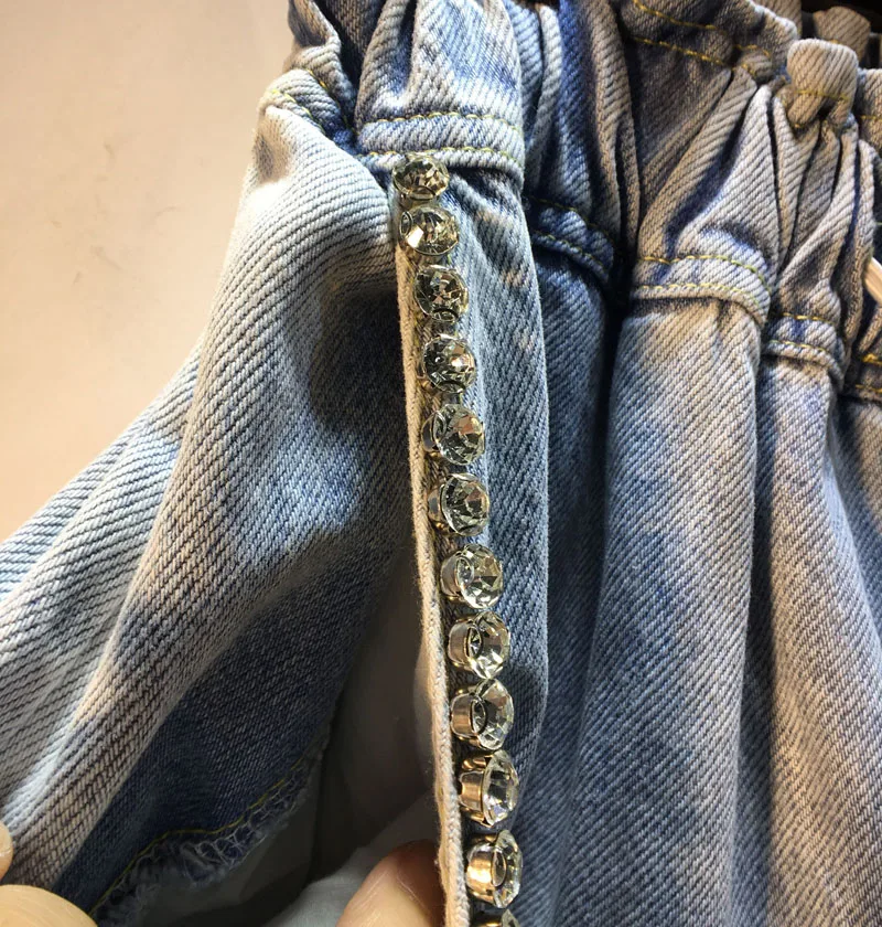 Europe Fashion 2023 New Summer Women Denim Shorts Colored Pearl Beading Diamonds All-match Elastic High Waist Wide Leg Shorts