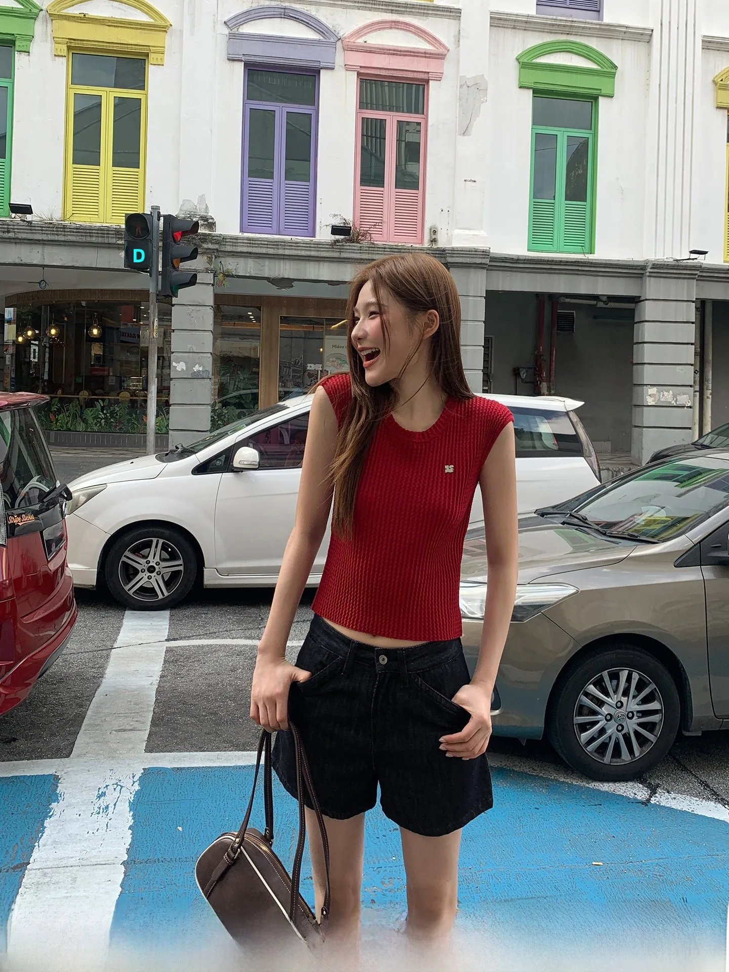 

Джинсовые шорты с высокой талией и широкими штанинами, прямого кроя, из выстиранного денима, с декоративными накладными карманами, для повседневной носки, летние, женские