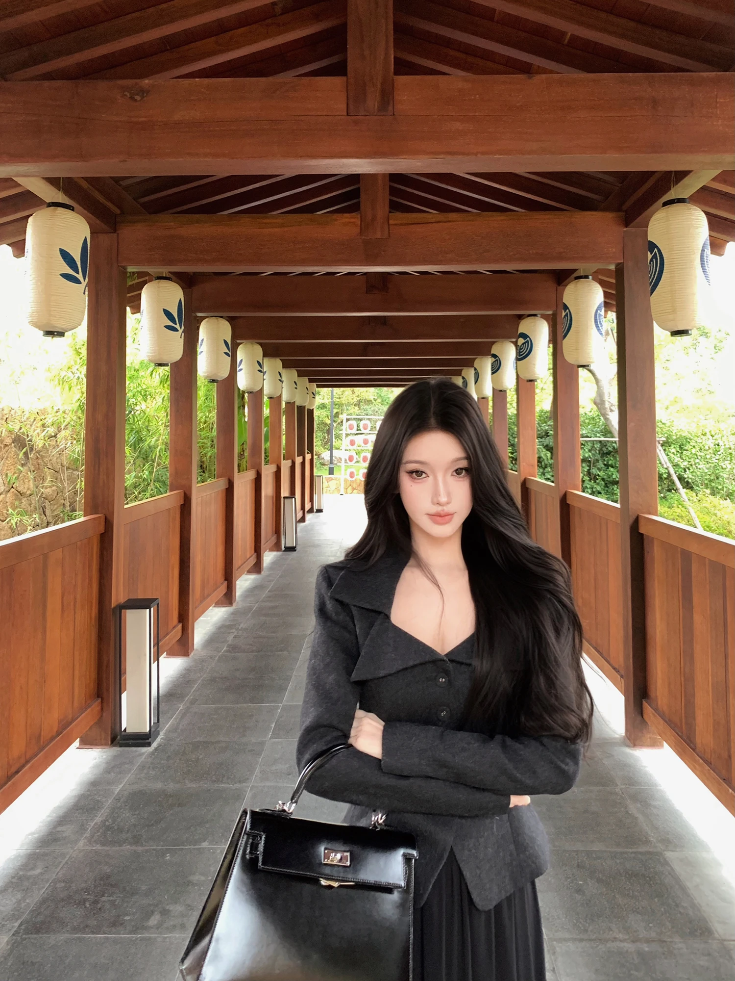 

Ele k ey Woolen ort Jaet with Waist Cinching High Collar Zipper Closure Ladies Faion Casual Winter Coat