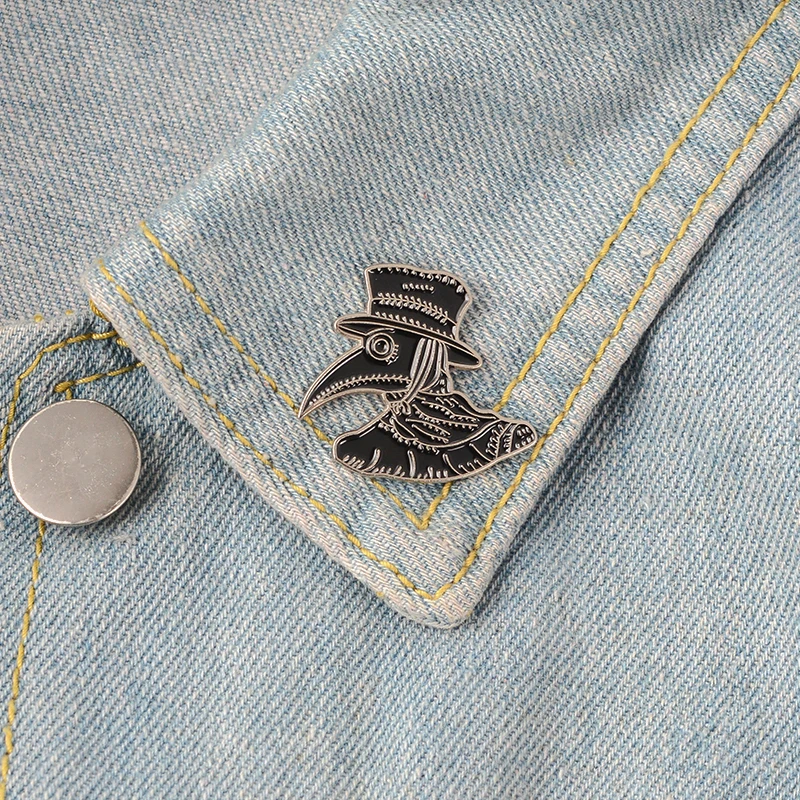 

Mask Enamel Pin Beak Mask badge brooch Lapel pin Denim Jeans shirt bag Gothic Jewelry Gift for friends The Plague Doctor