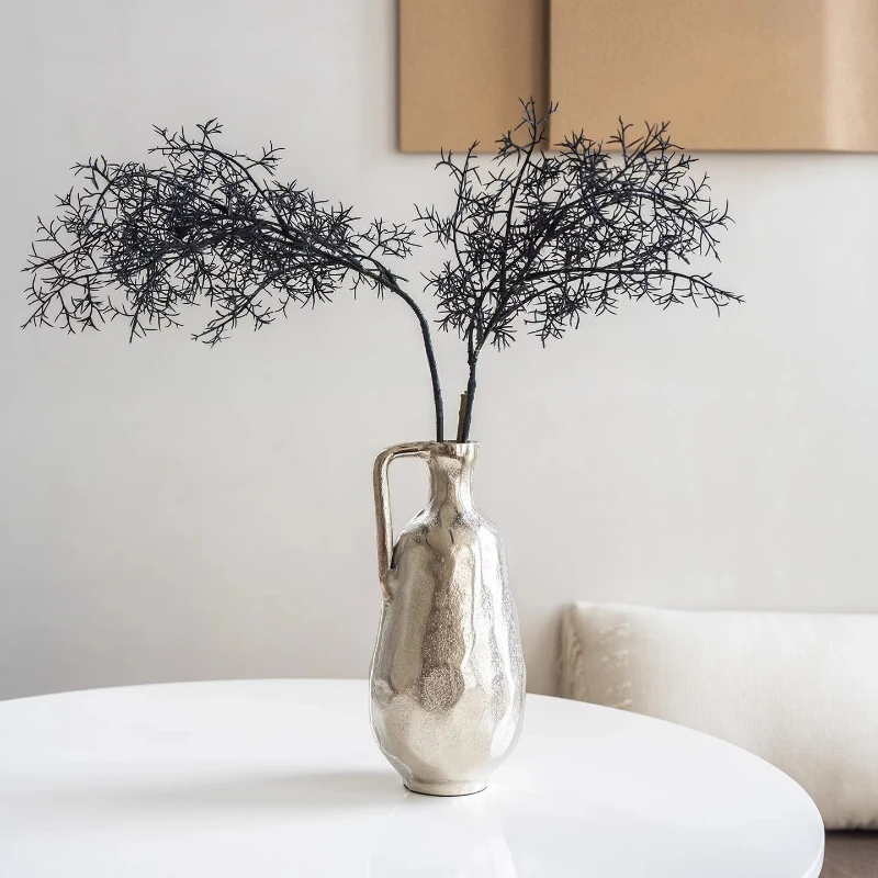

Creative Retro Silver One Handed Pot Vase Ornament Irregular Aluminum Flower Utensils Home Desktop Flower Arrangement Decoration