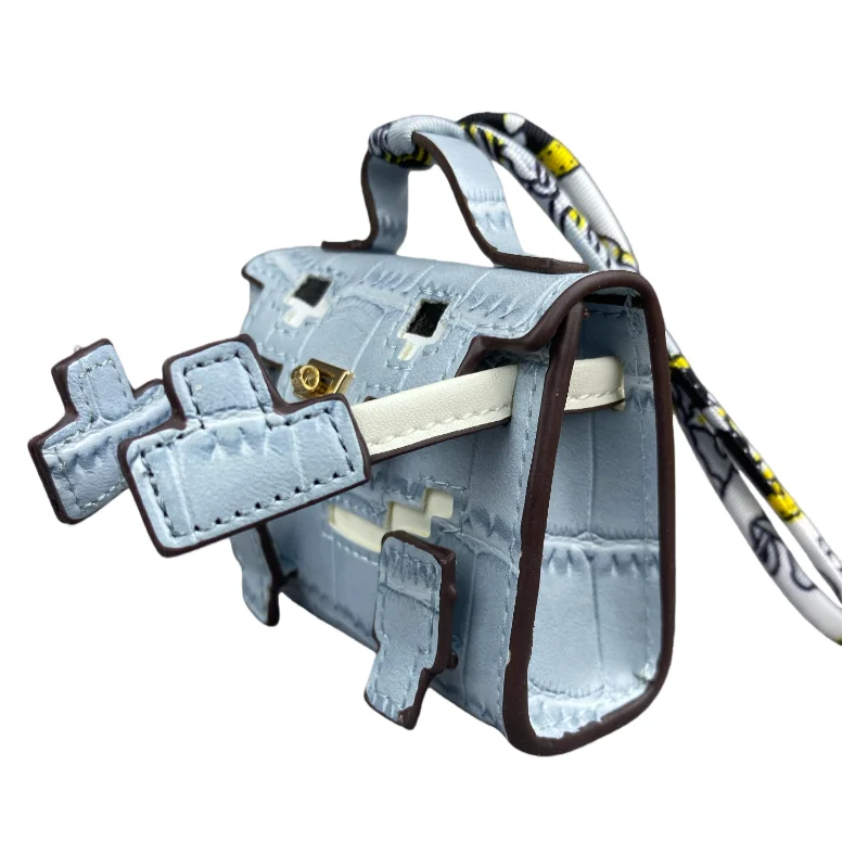 Mini-Pixel-Puppen-Taschenanhänger, bezaubernder, mit Krokodil geätzter PU-Leder-Schlüsselanhänger mit Beutel für Ohrhörer und Münzen, handgefertigtes Pastell-Cutie-Geschenk – Detail 11