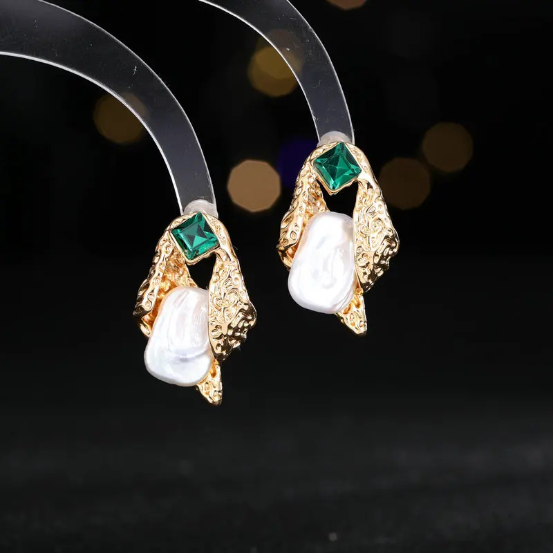Vintage Style High-End Wholesale Creative Design Irregular Pleated Ribbon Light Luxury Baroque Pearl Stud Earrings