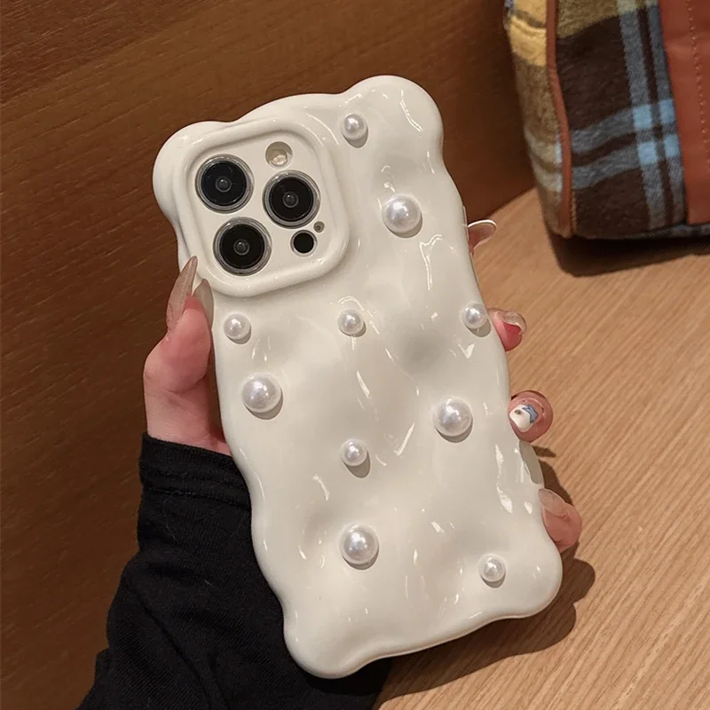 Luxury 3D Pearl Wavy Phone Case for iPhone 16 15 14 Pro Max 15Pro Shockproof Soft Silicone Ins Cover for iPhone 11 12 13 Pro Max