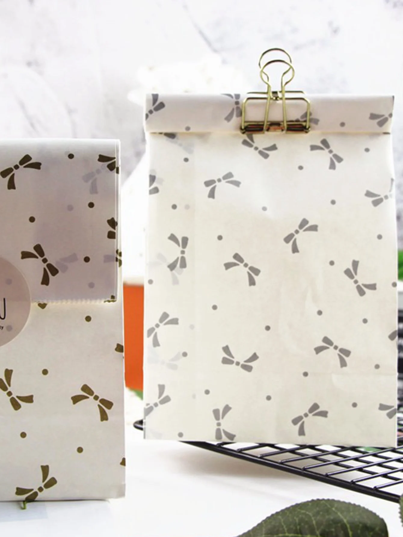 3pcs Silver Small Bow Gift Bags, Cute Dot Pattern Paper Gift Bags, Party Promotional Gift Bags