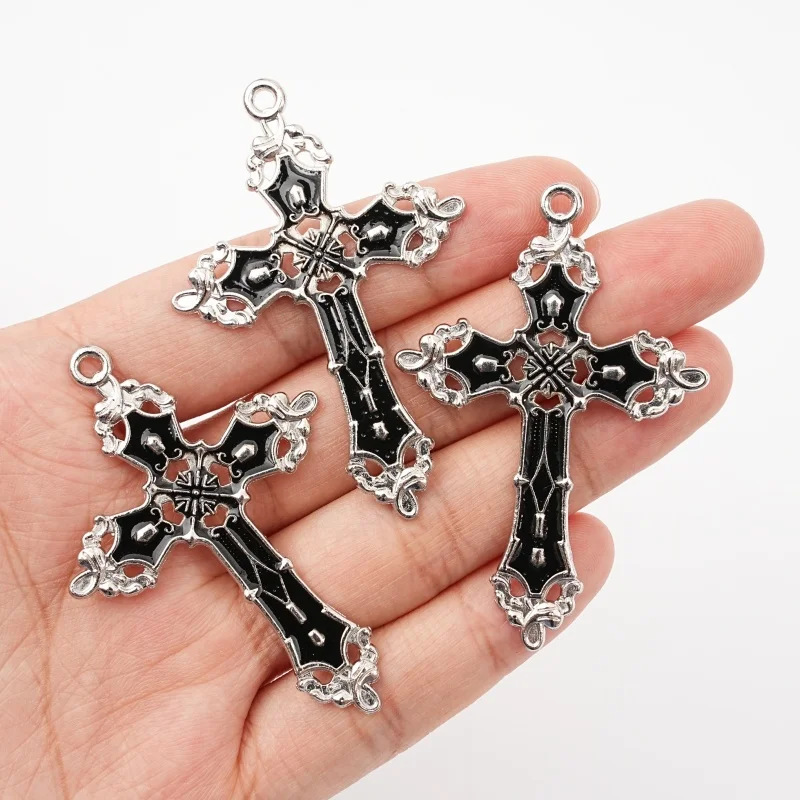5Pcs Gothic Silver Frame Black Imitation Enamel Cross Pendant Retro Decorative Filament Cross Pendant Jewelry Making Accessories