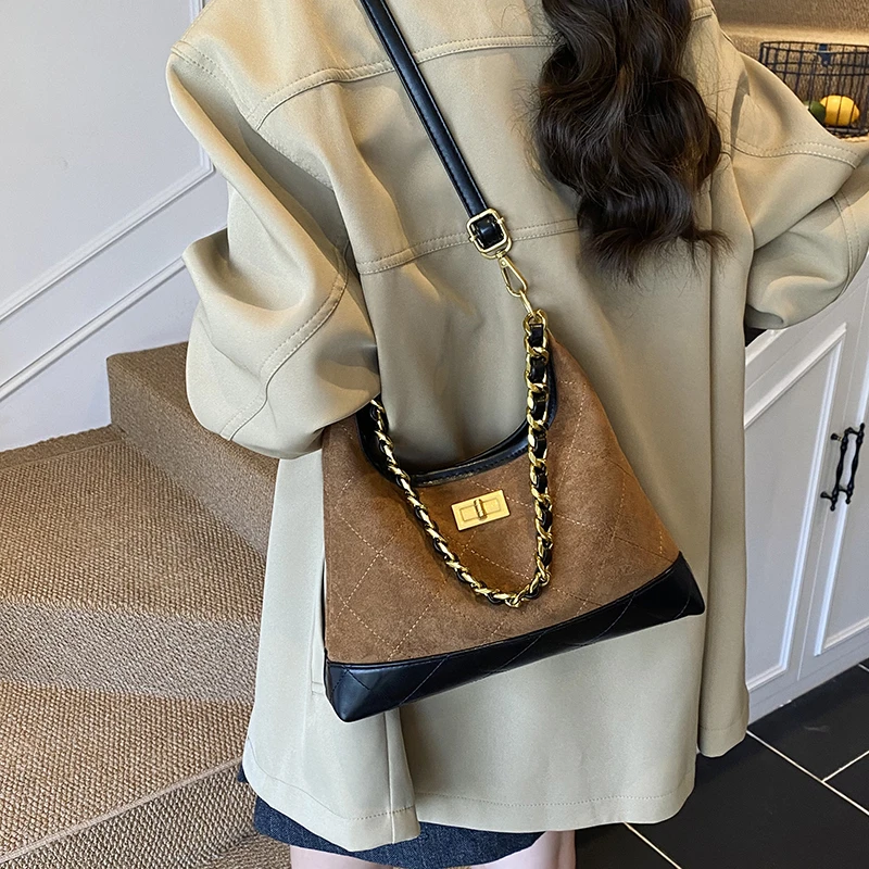 

Женская роскошная кожаная классическая модельерская сумка через плечо Стильная модная большая сумка Элегантная сумка через плечо для повседневного шикарного пространства