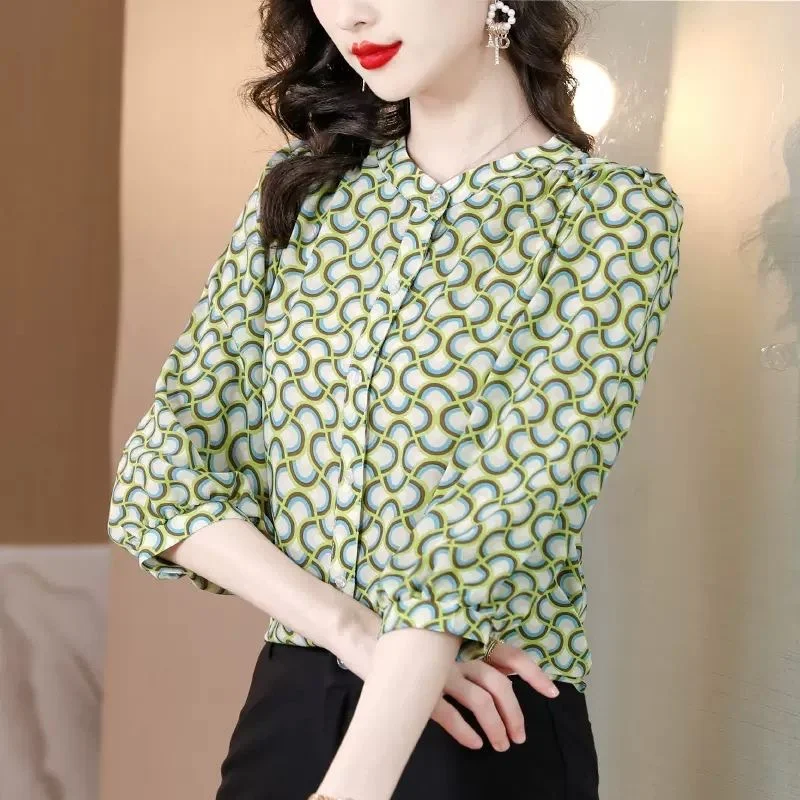 Ladies' spring and summer chiffon shirt, ladies' casual half-puff sleeve stand collar floral print top, three-quarter sleeve hig