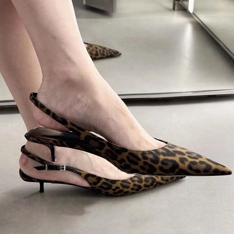 

Sexy Pointed Leopard Print Cat Follow-Up Shoes for Women New Shallow Mouth Versatile One-Piece Buckle Sandals for Women