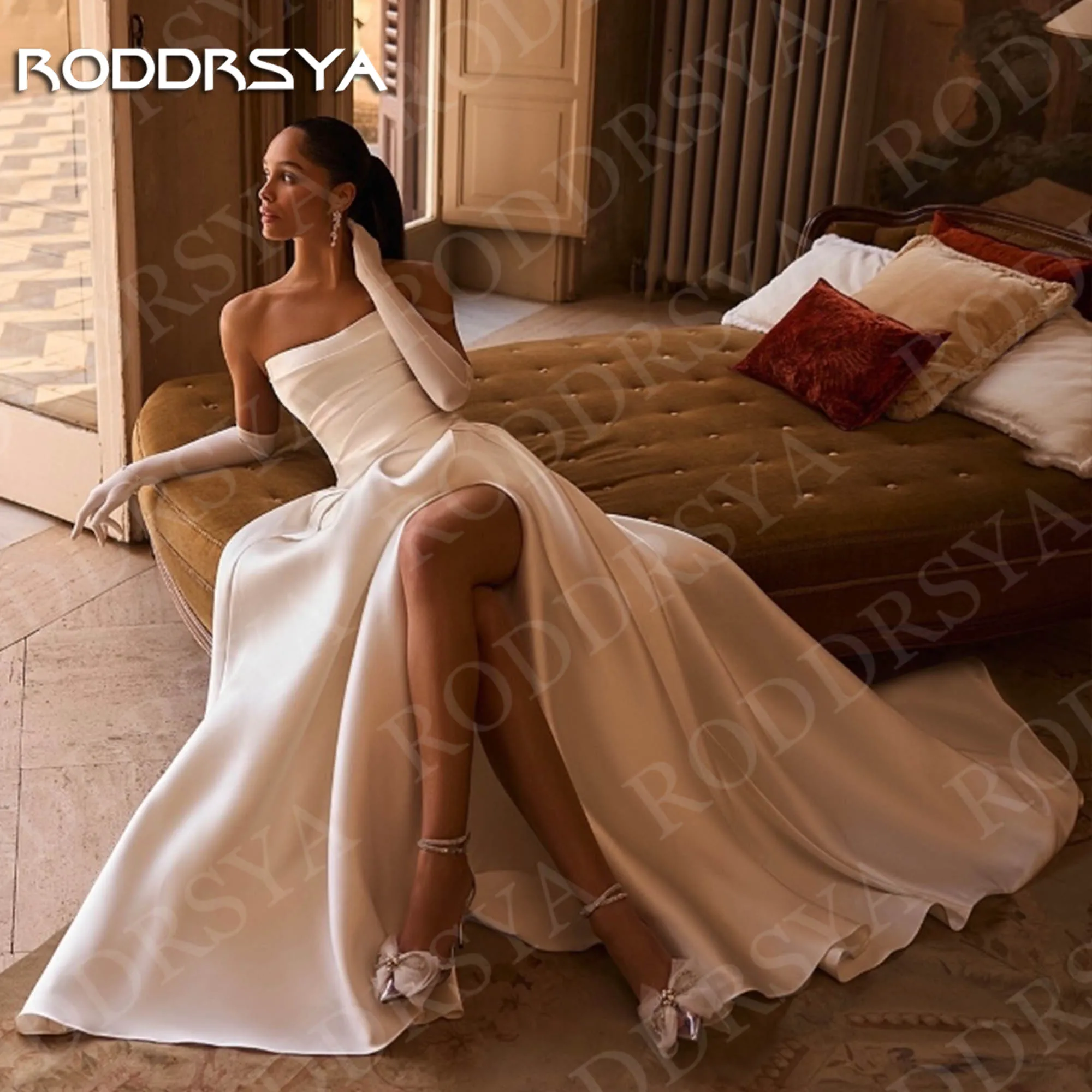 RODDRSYA robe de mariée en Satin ivoire Simple bretelles haute fente une ligne robes de mariée sans manches femme robe de mariage personnalisée Satin robe de mariée ivoire simple sans bretelles haute fente une ligne ro