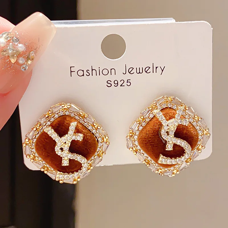 New 18k Gold Electroplated Silver Needle Zircon Flocking Letter Rhombus Stud Earrings Women Retro Luxury Premium Ladies Earrings