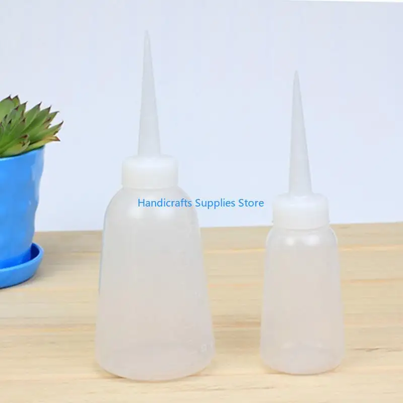 R1WA Plant Squeeze Watering Bottle Plastic Vertical Nozzle Spraying Can
