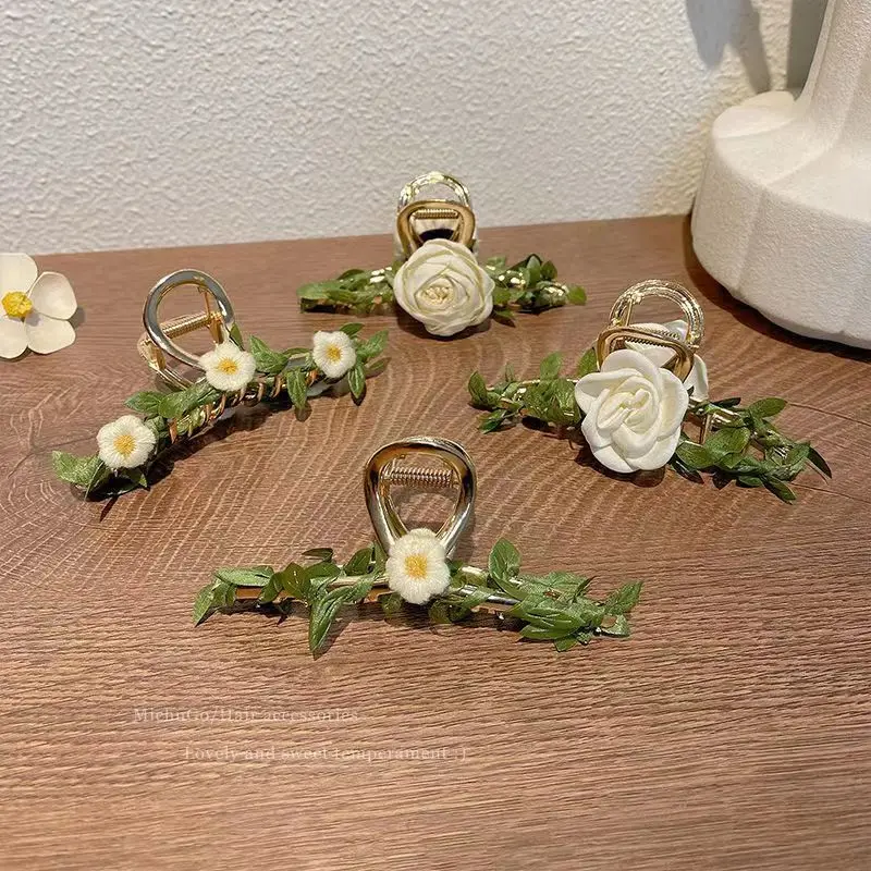 Lily of the valley leaves, flower grabbing clip, forest style girl temperament, back of the head spoon, shark clip hair clip