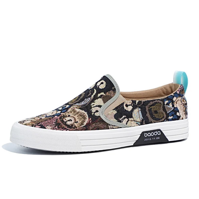 Men's Canvas Shoes Fashion Bear Printing Breathable Board Shoes Korean Version Soft Sole Lightweight Slip on Flat Casual Shoes
