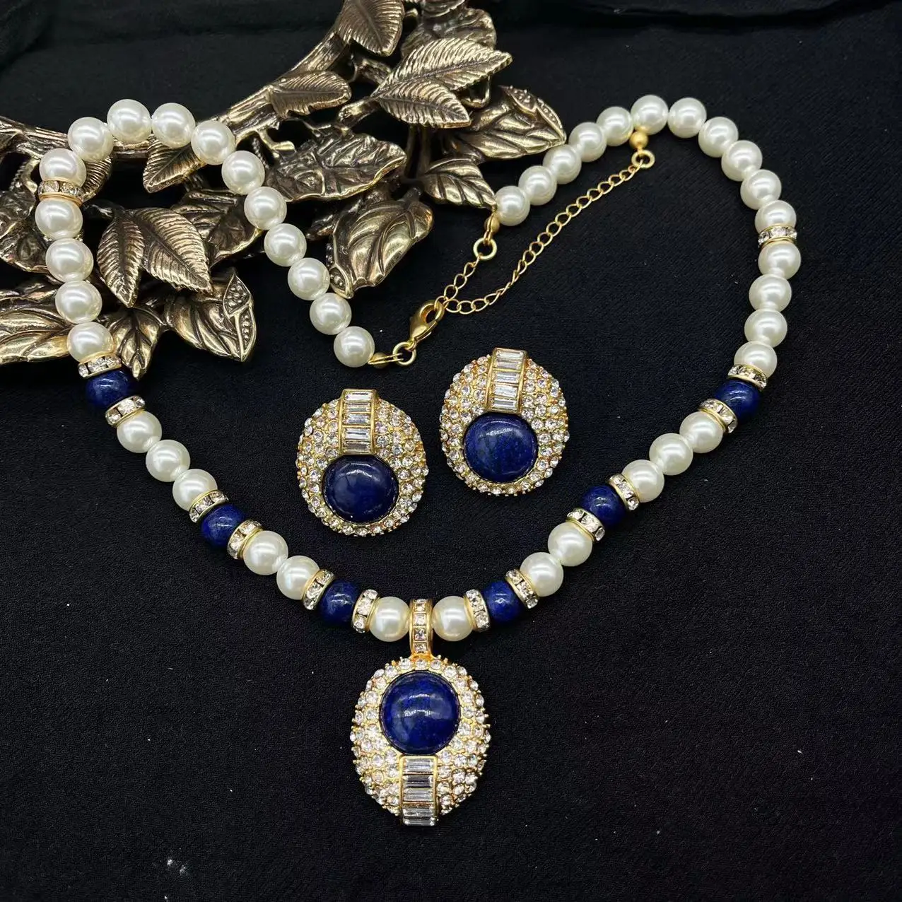 

Vintage Court Ctyle Classic Jewelry Set Pearl Blue Rhinestone Inlaid Earrings Necklace For Women