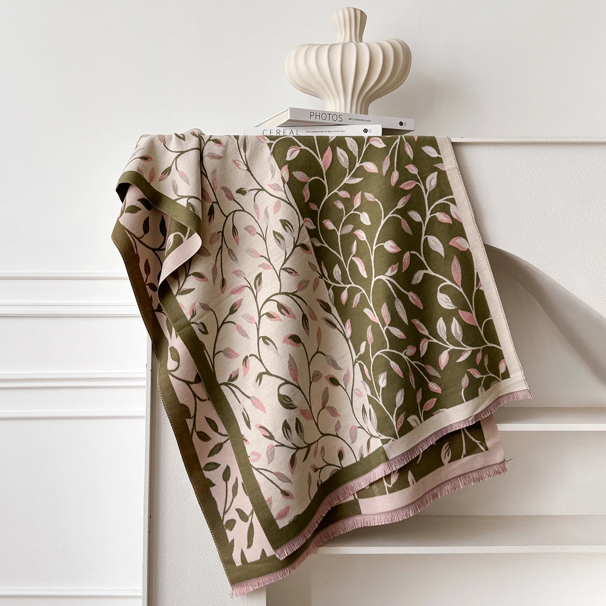 Brand Fashion Damen-Winterschal aus Kaschmir – Vintage-Ölgemälde mit Blattmuster, Quasten-Pashmina, dicker Wickel- und Echarpe-Poncho – Detail 14