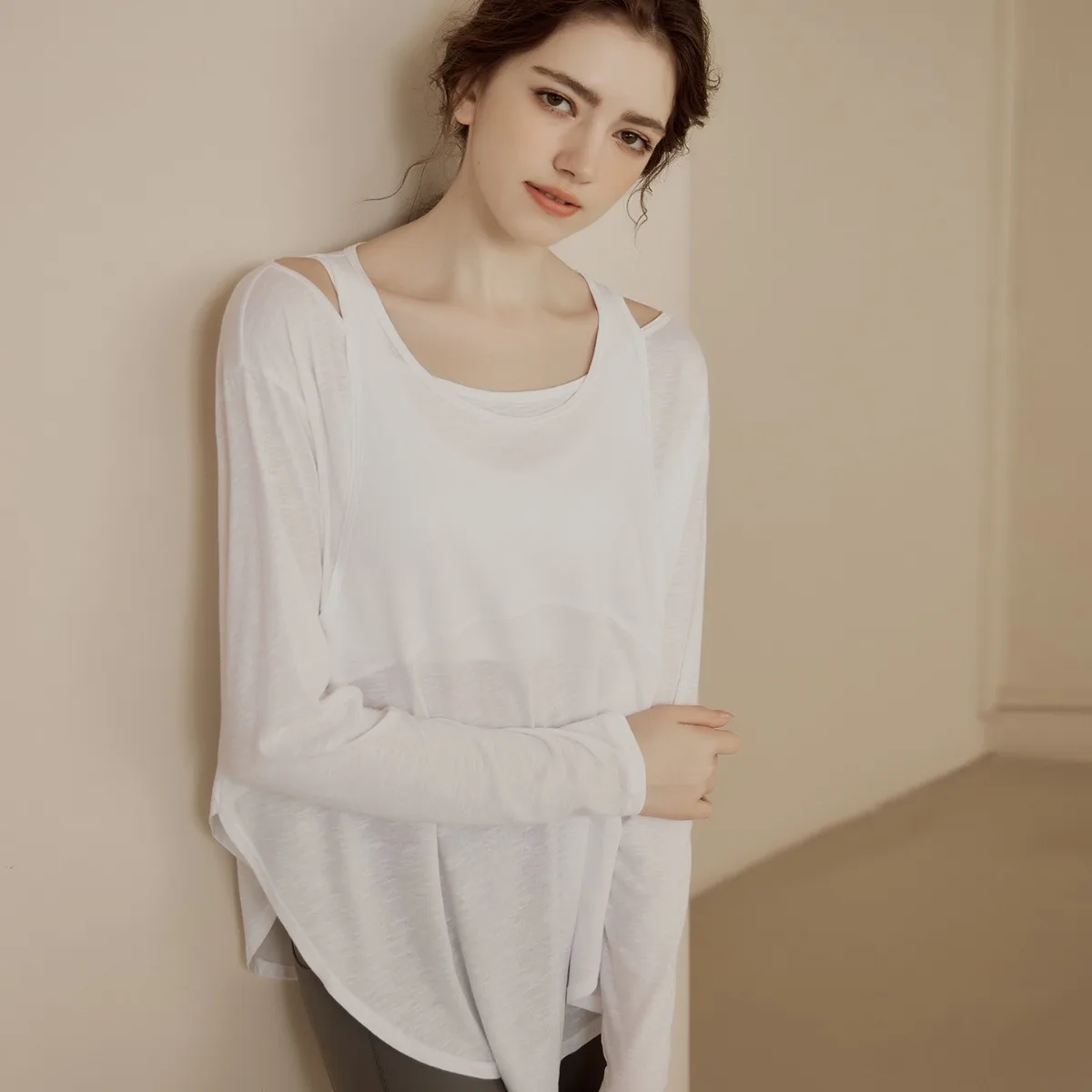 ملابس اليوغا النسائية بلوزة فضفاضة بأكمام طويلة بقصة ضيقة للياقة البدنية والرياضة لباس خارجي لتشغيل الخريف