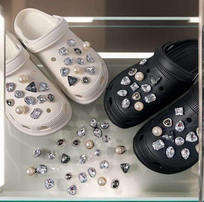 

1 Set Shoe Charms DIY Colored Diamond Crystal Shoe Buckle Decoration for Hole Shoe Charm Detachable Accessories Kids Party Gift