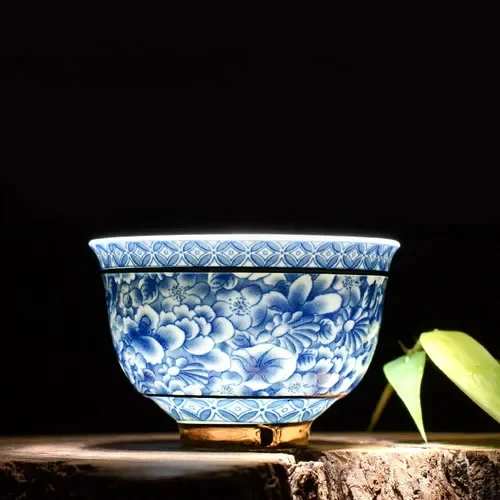 Blau-weiße Porzellan-Teetasse – Vintage-Masterbecher aus Keramik mit Goldbesatz, chinesisches Kungfu-Teeset, kleine Teeschale