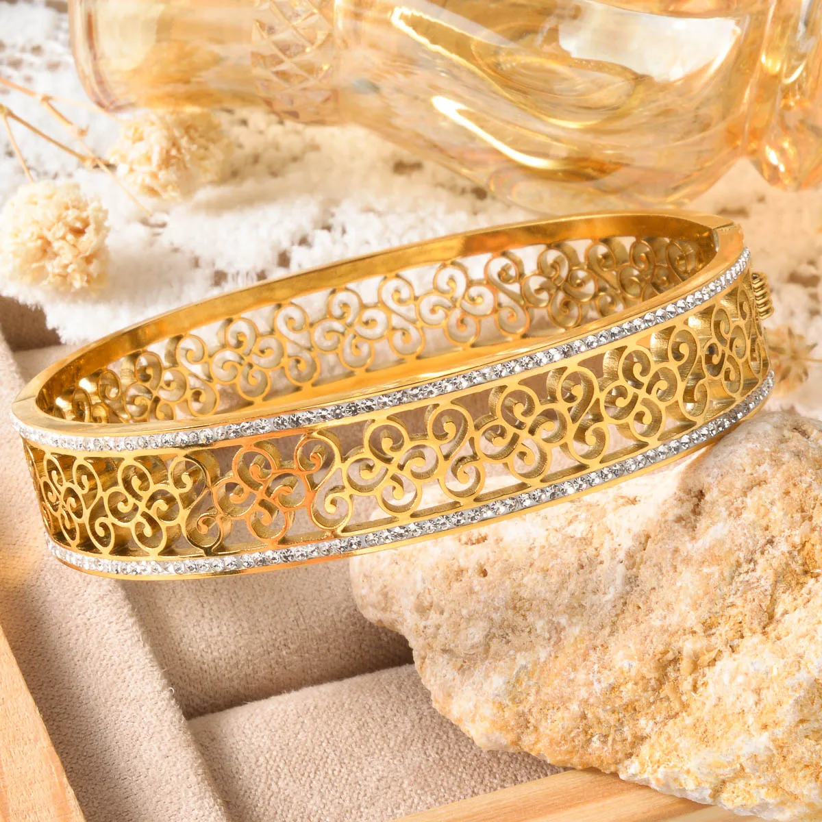 Trendy Gold Plated Bangle Stainless Steel Bangle Unisex Simple Design for Girls Party Wear Jewelry Accessory Gift