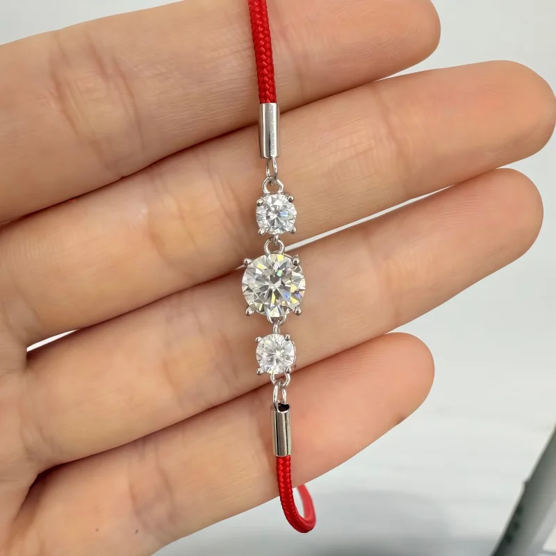 A New 925 Sterling Silver Bracelet with a 1-Carat Moissanite, Featuring a Chinese Style and Trendy Fashion. Simple and Casual.