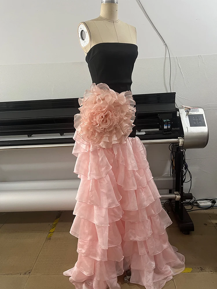 فستان طويل غير متماثل بدون حمالات بطيات أنيقة مزين بالورود بدون أكتاف فستان طويل لحفلات الكوكتيل والحفلات الراقصة ملابس رسمية