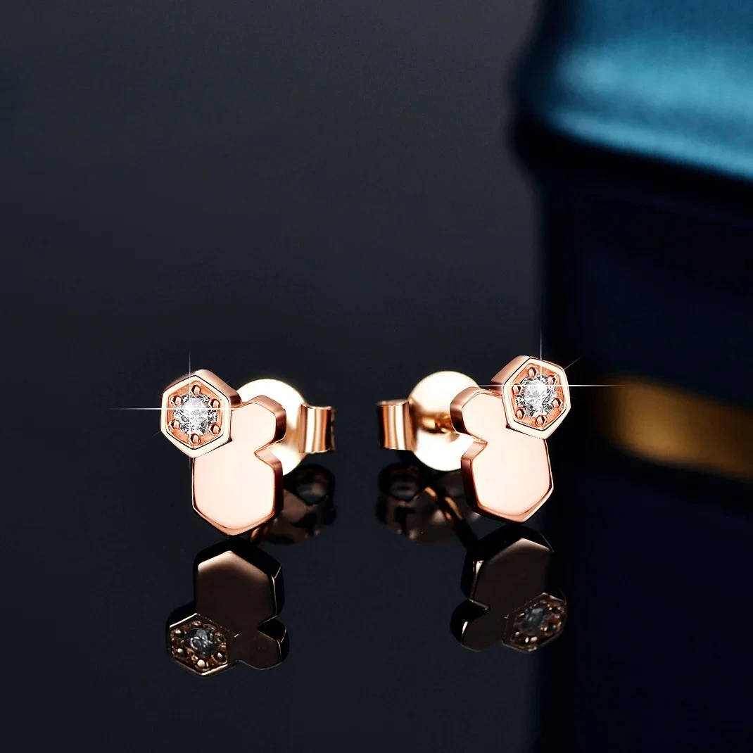 KyanGem 18K Rose Gold Women's Honeycomb Stud Earrings Minimalist Wedding-Inspired Moissanite Earrings