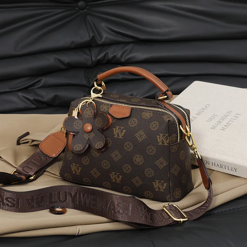 

Роскошная сумка с верхней ручкой и принтом 2024, женская нишевая сумка через плечо, шикарная сумка через плечо «день-ночь», повседневная сумка-слинг, минималистский стиль