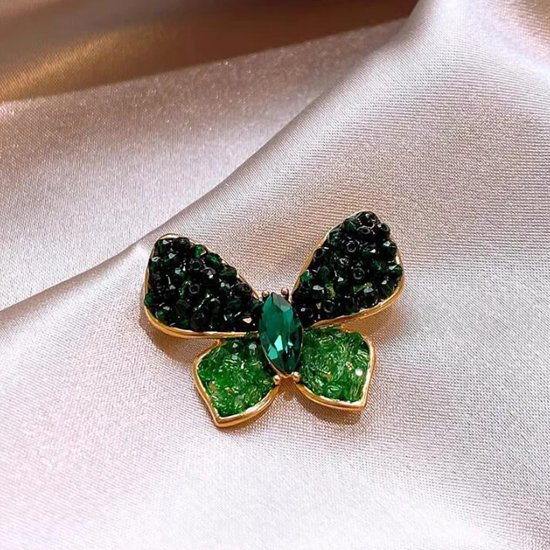 Broches retro requintado cristal verde borboleta para as mulheres, acessórios de vestuário das meninas, Pins elegantes, High End Corsage, temperamento