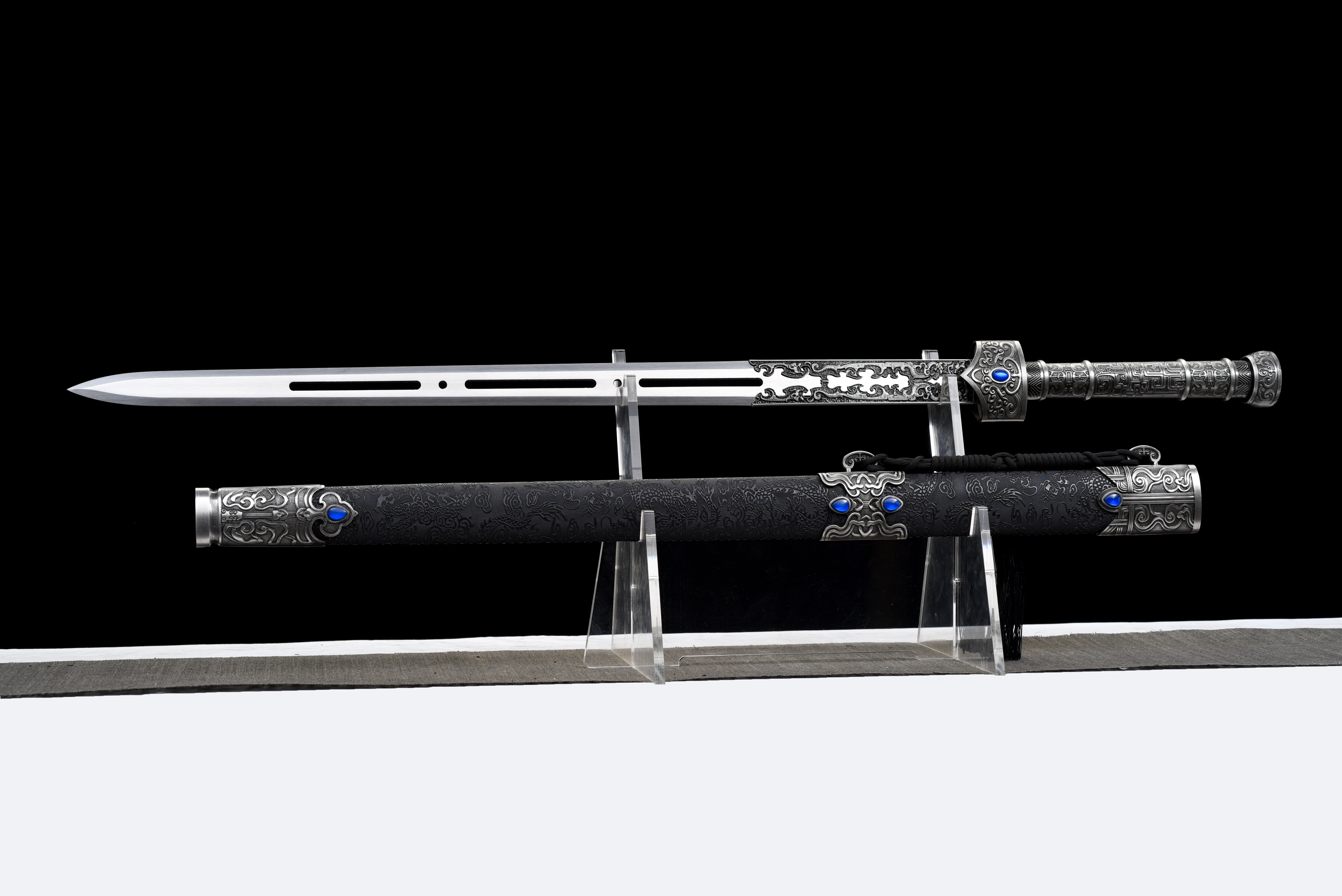hollowed-out design katana samurai sword,the silver Templar Knights cosplay sharp blade prepared for medieval battles, full tang