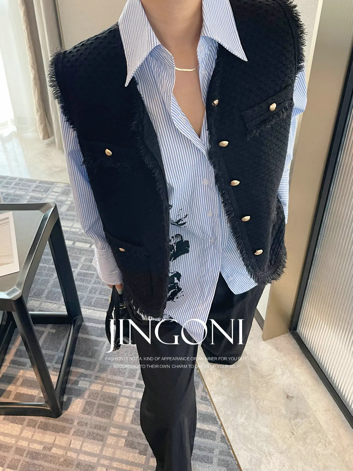 Knitted Vest Waistcoat Jacket Top Y2K Women Clothing 2025 Woman Spring Trend Korean Style Vintage Elegant Outerwears Luxury Crop
