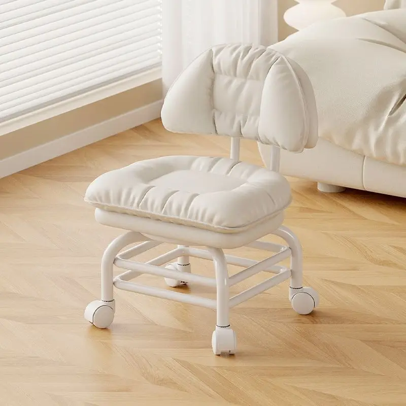 Universal wheel small stool
