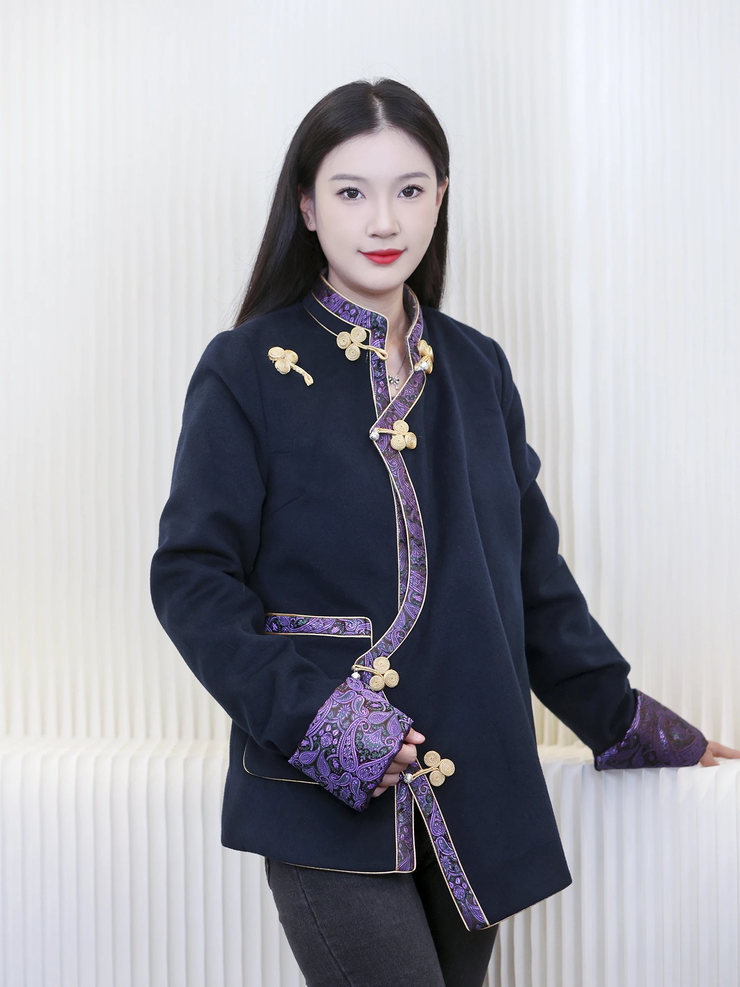 

Женская тибетская куртка-слякоть (слэйкоть) для повседневной носки, новинка осенне-зимнего сезона, этническая одежда из Лхасы, верхняя одежда в стиле минори-фэйон