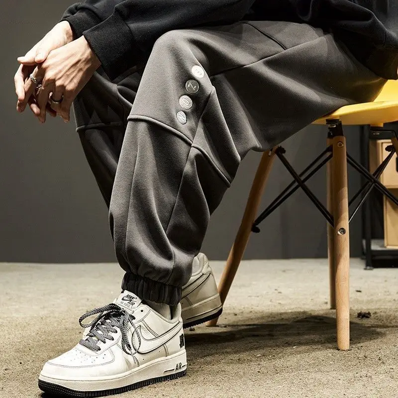 กางเกงกีฬาผู้ชายกางเกงคาร์โก้ Y2k ฮาราจูกุเทรนด์ลดล้างสต็อกแฟชั่นเกาหลีข้อเสนอสุดเก๋ใหม่ในกางเกงวอร์มประกบสําหรับผู้ชาย