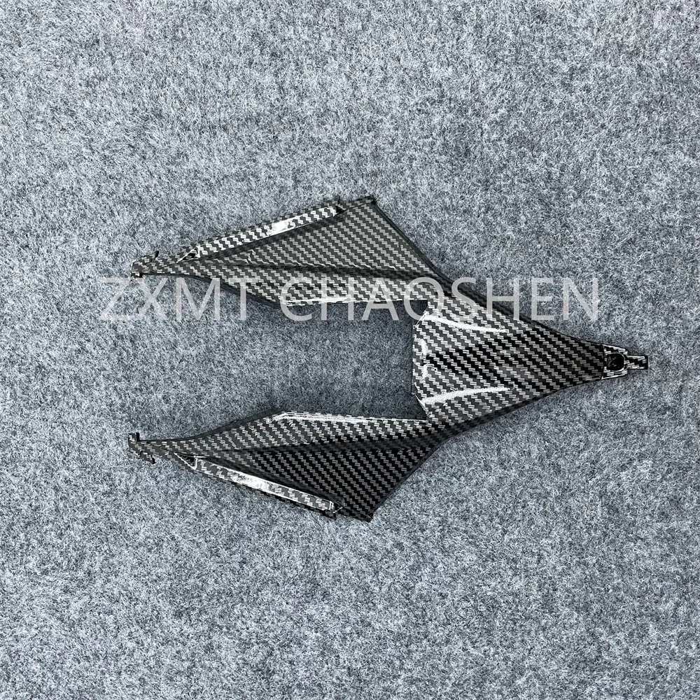 The motorcycle rectifier is suitable for CBR1000RRR-SP 2020, 2021, 2022, 2023, 2024 20-24 rear floor carbon fiber paint