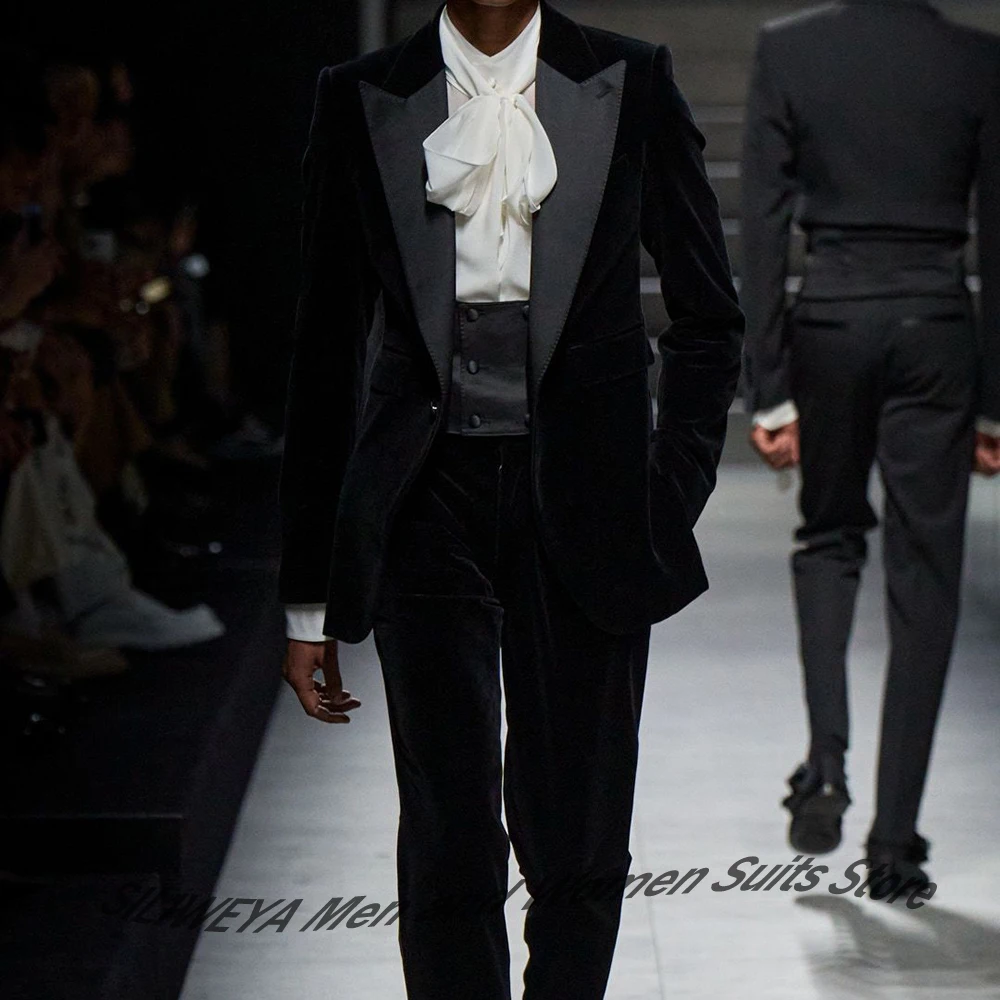 

Роскошный черный бархатный смокинг, мужские костюмы, комплект из 3 предметов, пиджак с острым лацканом на одной пуговице, формальный вечерний костюм для свадьбы, жениха