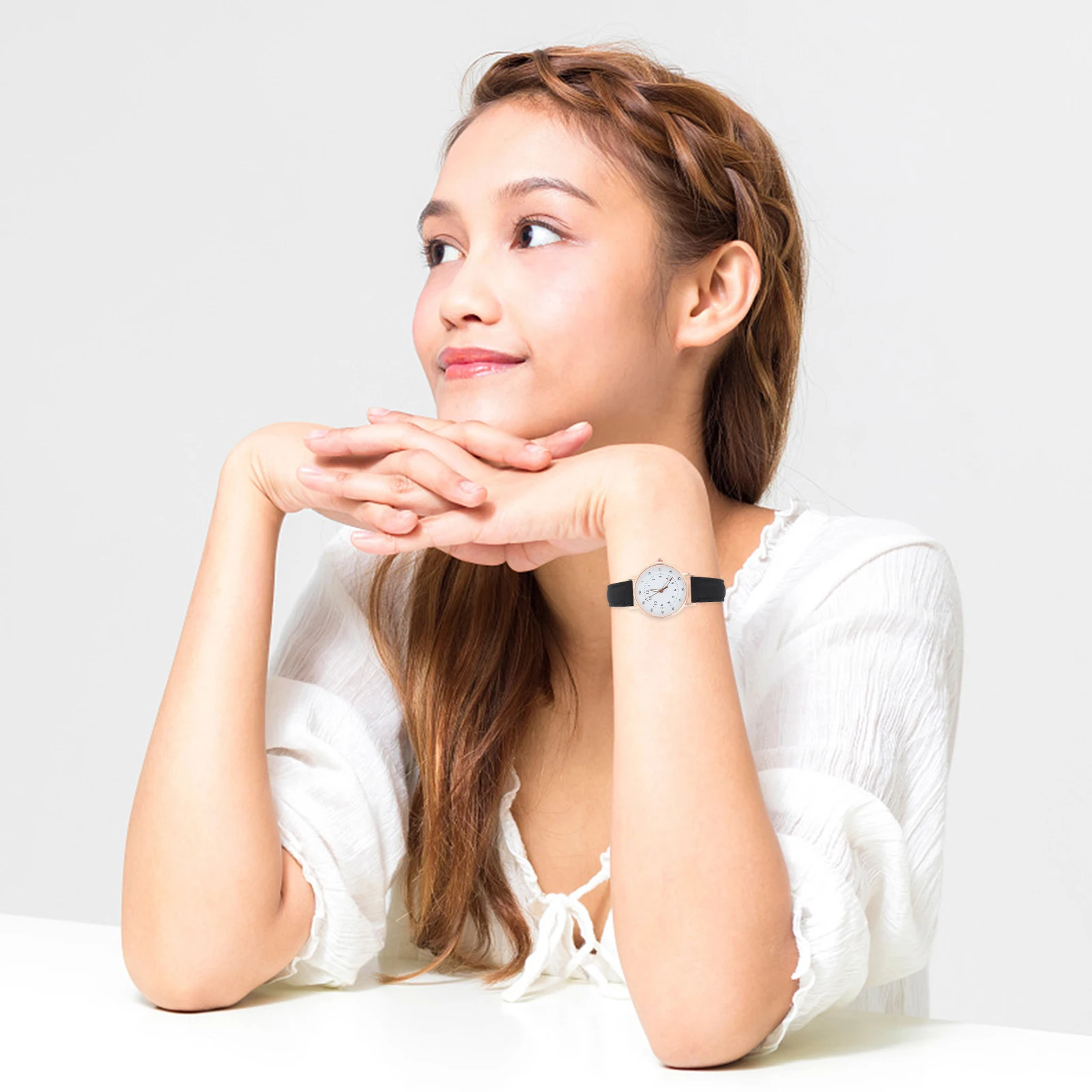 

Elegant Quartz Watch For Women Vintage Pu Casual Digital Wristwatch Adjustable Belt Skin-Friendly Durable Classic