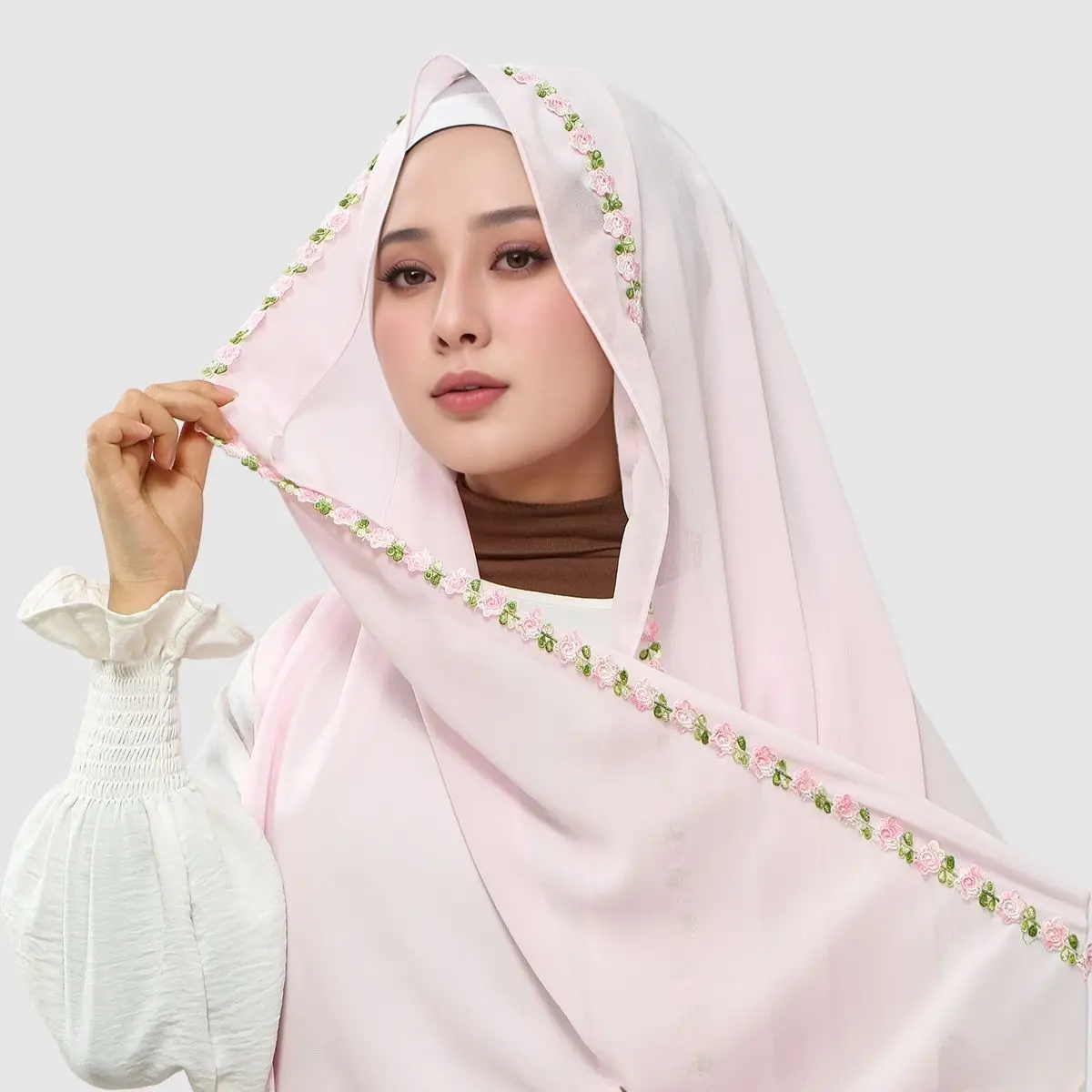 

﻿ Мусульманский хиджаб с вышивкой розами, шифоновый длинный шарф-шаль, однотонный женский цветочный тюрбан, головной платок, бандана 180*70 см