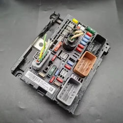 Used Genuine Bonnet Fuse Box Unit Assembly Controller BSM R05 9666700480 for Peugeot 307 308 408 Citroen C4 Berlingo