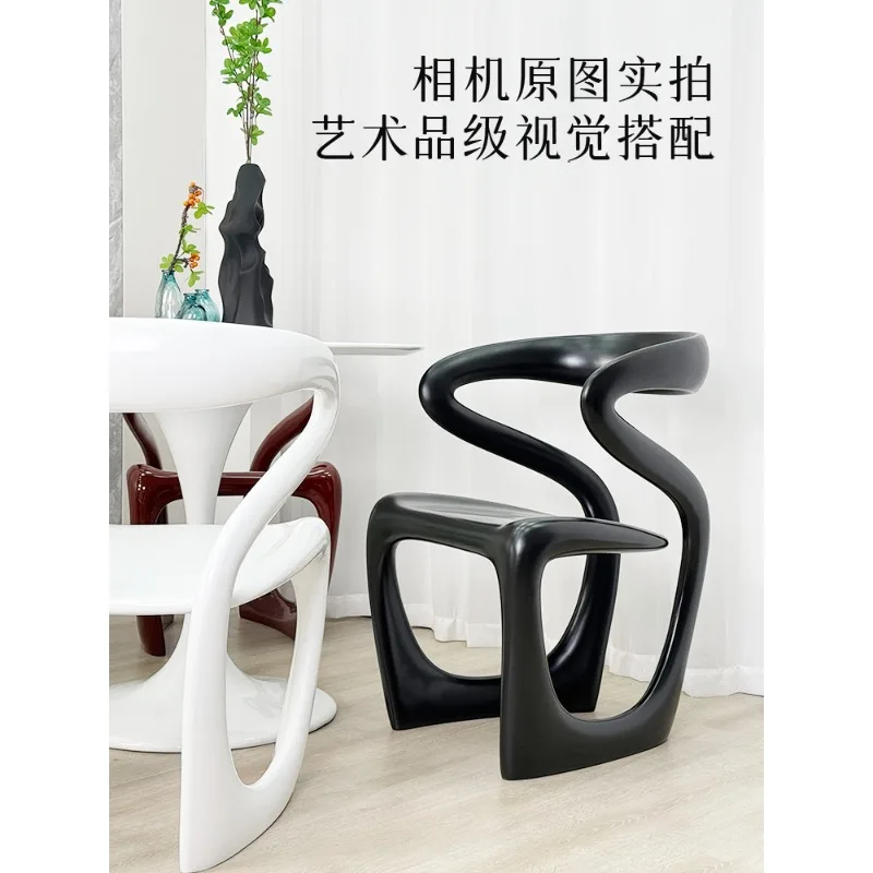 Medieval dining chair light luxury high sense 2025 new designer chair heterosexual personality creative master seat tea chair