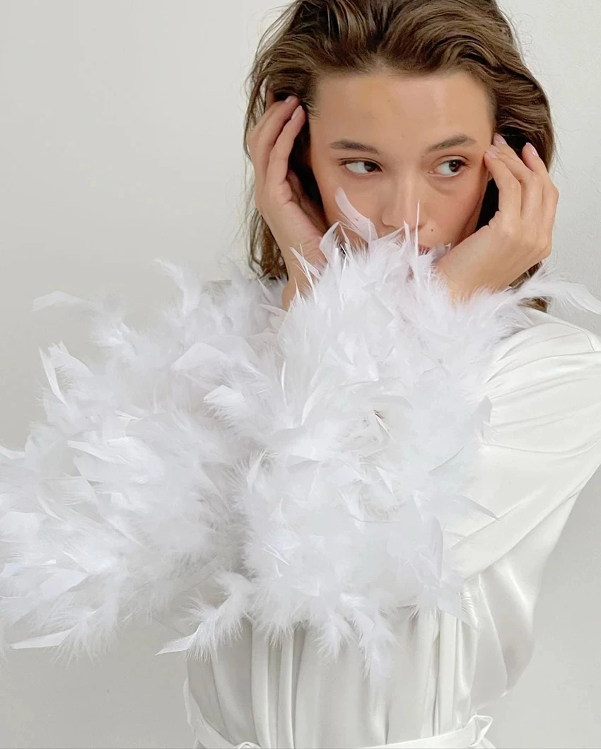 Flare Sleeves Feather Robes With Fur White Wedding Sexy Robes Women Dresses Satin Bathrobe Female Sleepwear Fashion 2022