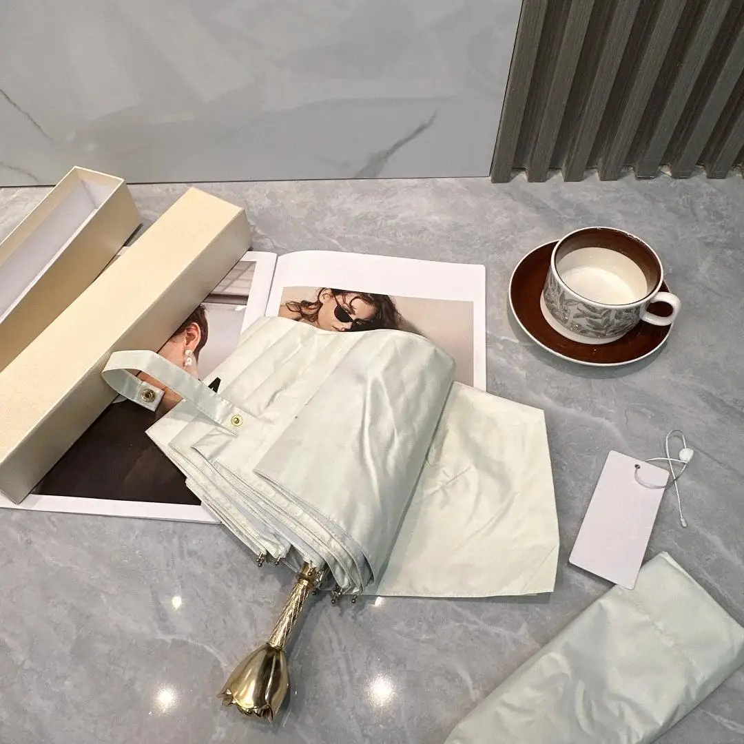 

Branded Umbrellas Sun-protective Umbrellas and Folding Umbrellas Are Essential Items for Commuting and Outdoor Activities.