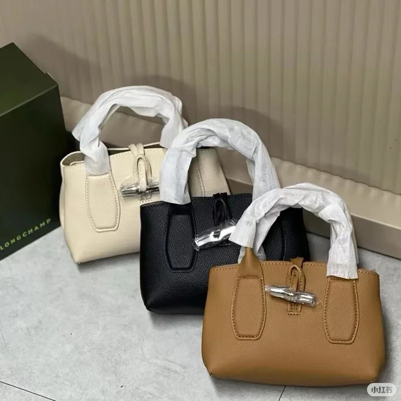 

2025 New Bamboo Buckle Handheld Underarm Bag, High end, Fashionable, Versatile Tote Bag, Tongqin Cross Shoulder Women's Bag