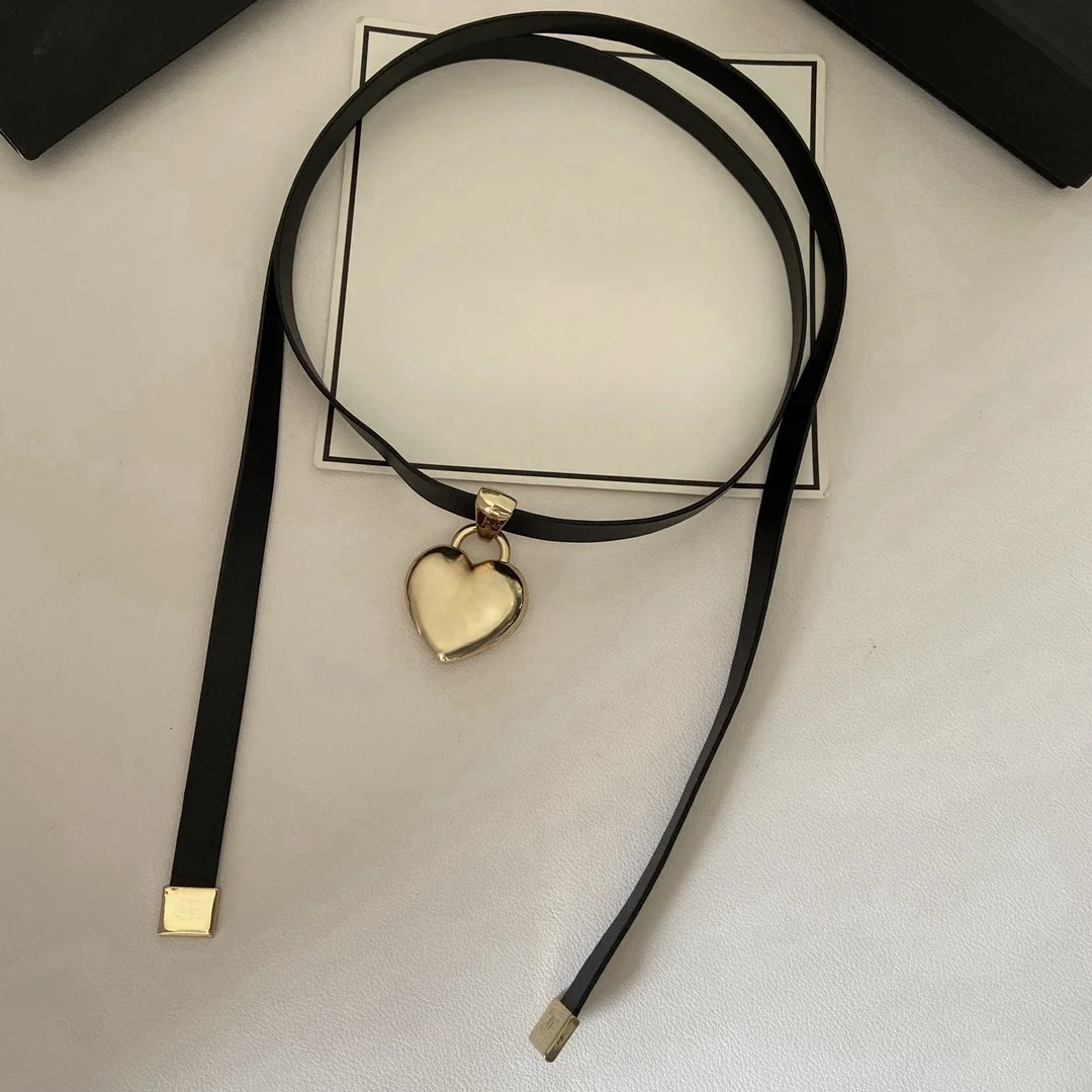 

Europe and the United States fashion exquisite high-quality love lambskin necklace