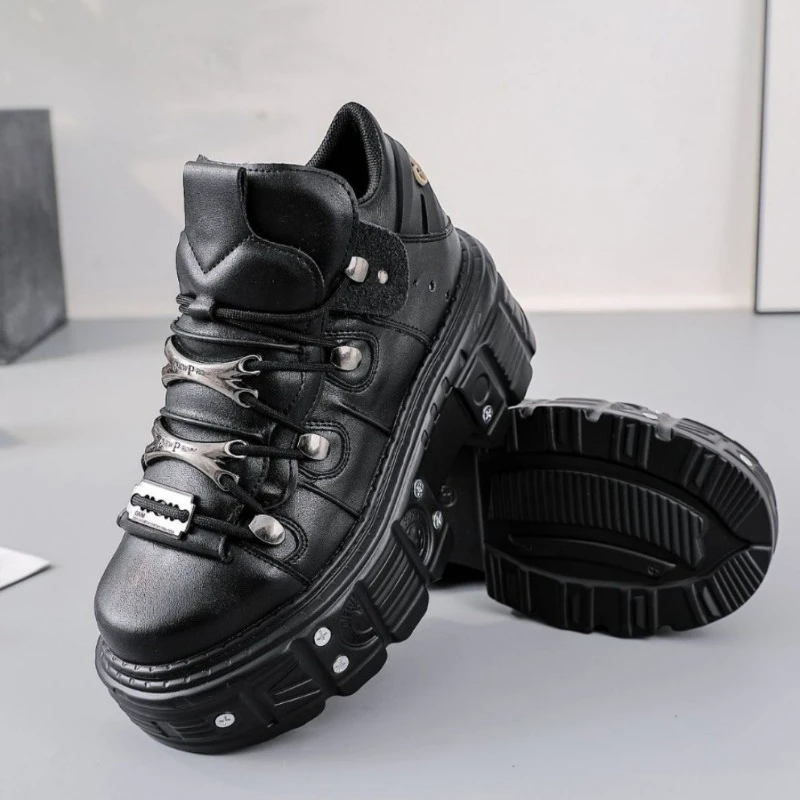 Nuove scarpe punk da donna Stivali nudi gotici stringati Piattaforma con tacco alto Accessori in metallo rock Scarpe da ginnastica casual per uomo e donna