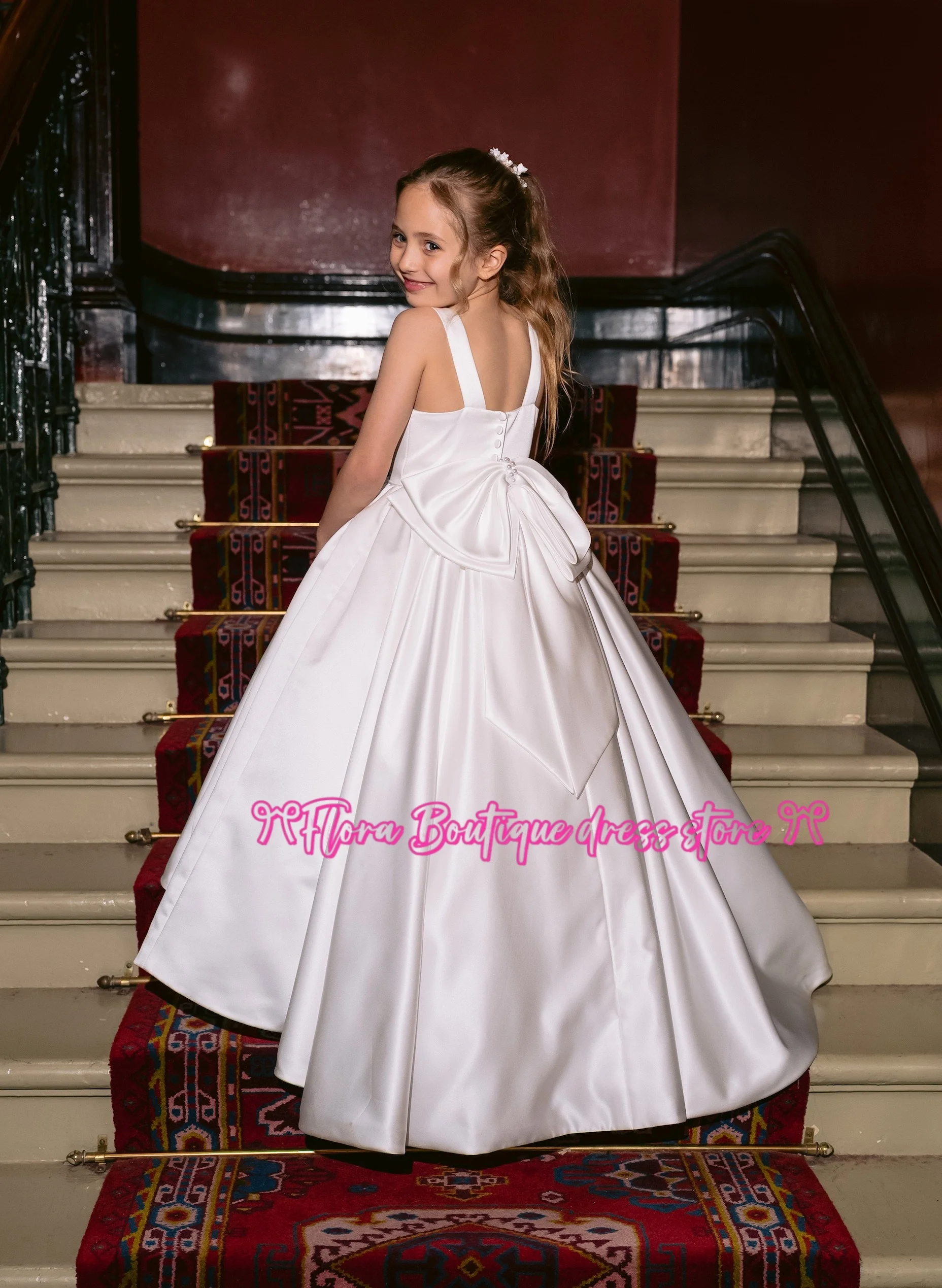 

Customized Flower Girl Dress White Satin Sleeveless With Bow Wedding Birthday Party Ball Gown Banquet Communion Holiday