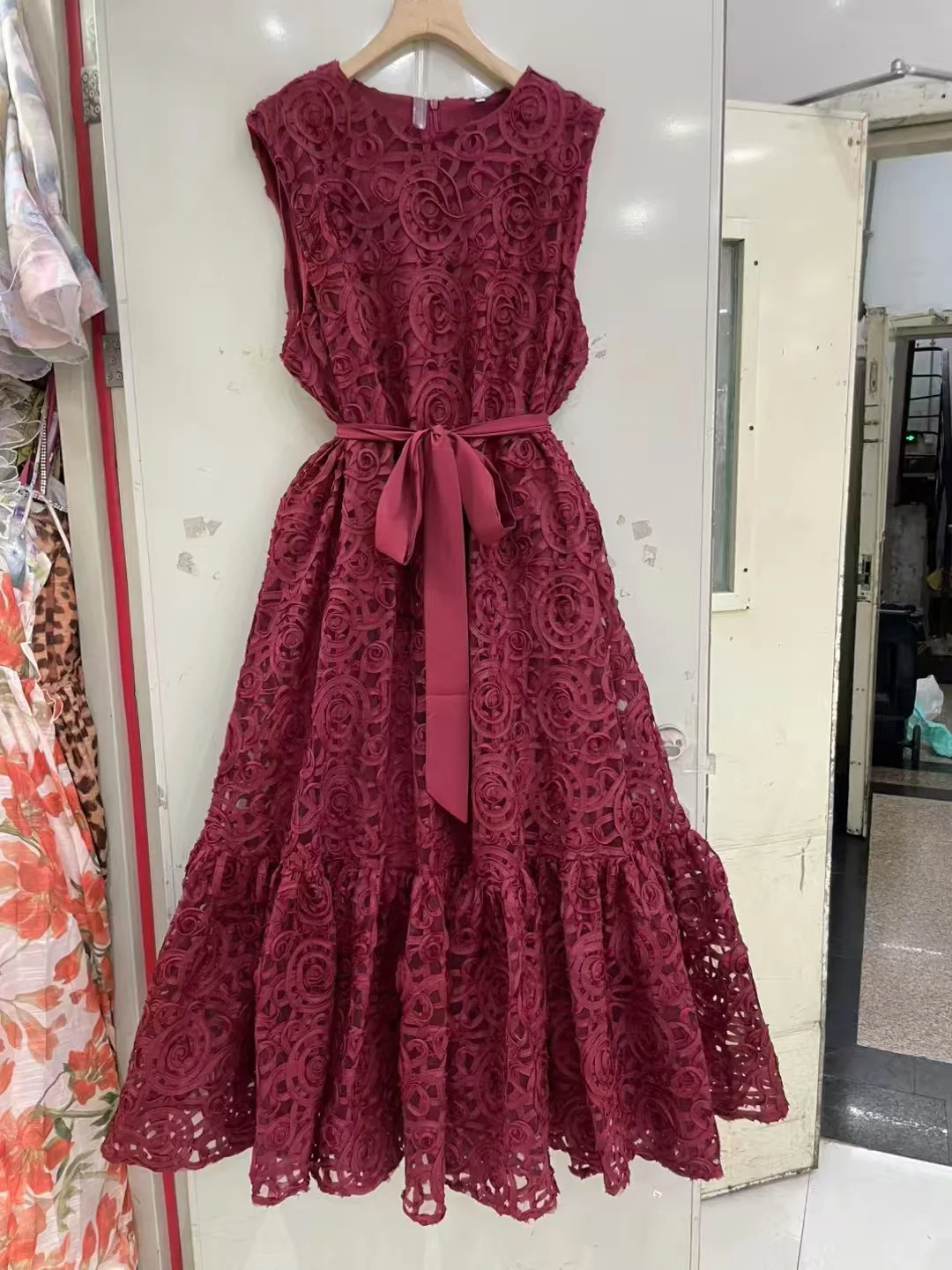 2025 printemps et été nouveau col rond gilet robe fleur robe longue ample robe décontractée avec ceinture-GZDL078